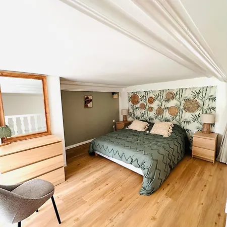 Whale Loft Апартаменты *